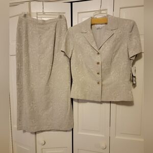 Maggy London Cream Skirt Set with Textured Design Size 12 NWT